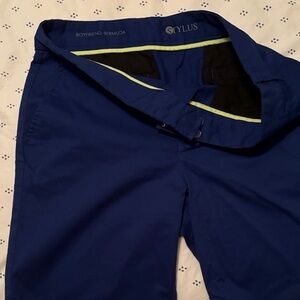 Women’s Bermuda shorts new no tags just extra button